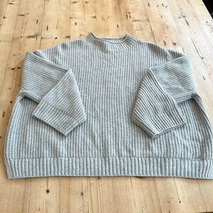 Gap sweater